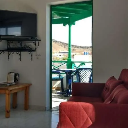 Sleeps 5 Wifi Apartment