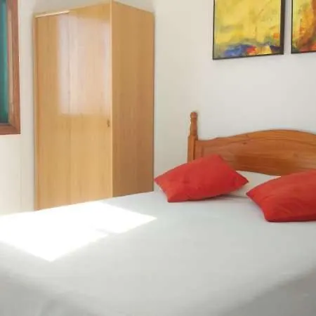 Sleeps 5 Wifi Apartment *