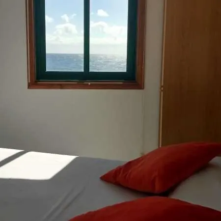Sleeps 5 Wifi *
